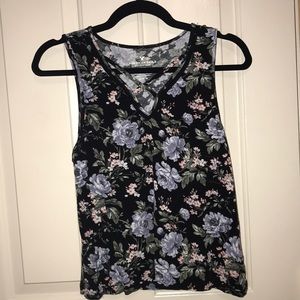 Black floral American Eagle tank